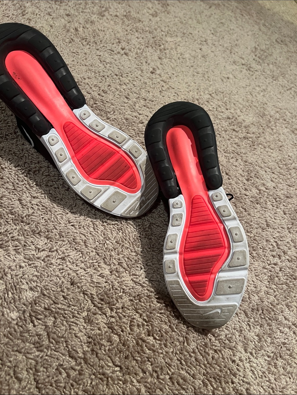Nike Air Max 270 Black/White Men's Running Shoes - Picture 5 of 9